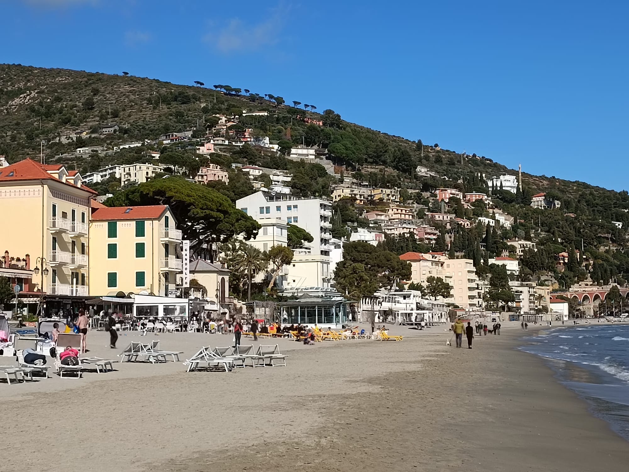 Alassio strand in de winter 