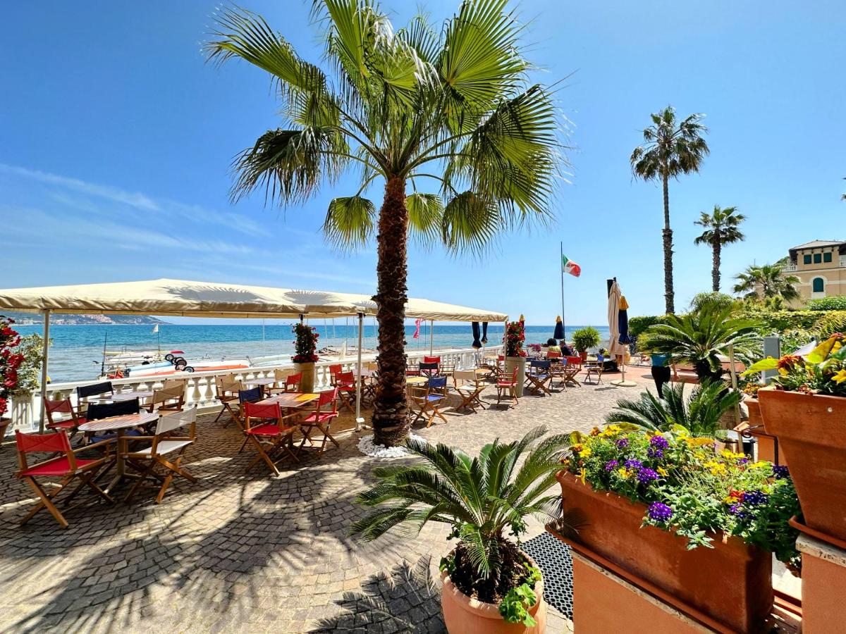 strand Diano Marina aan de Italiaanse Riviera