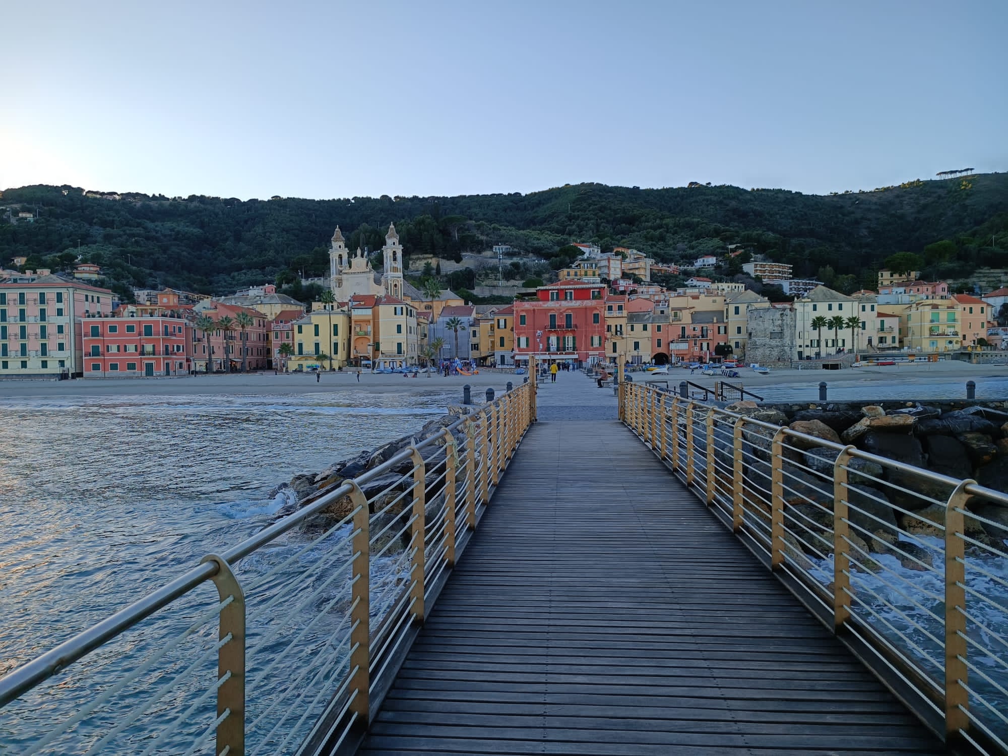 Pier Laigueglia, Italiaanse Riviera Pier Laigueglia, Italiaanse Riviera
