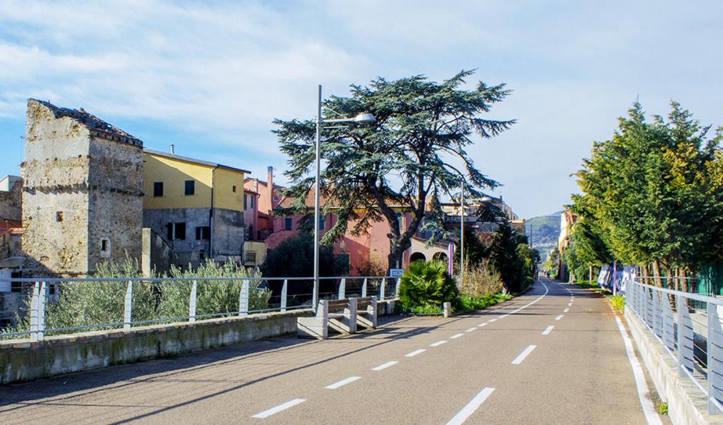 Santo Stefano al Mare, bloemenrivièra, Italië 