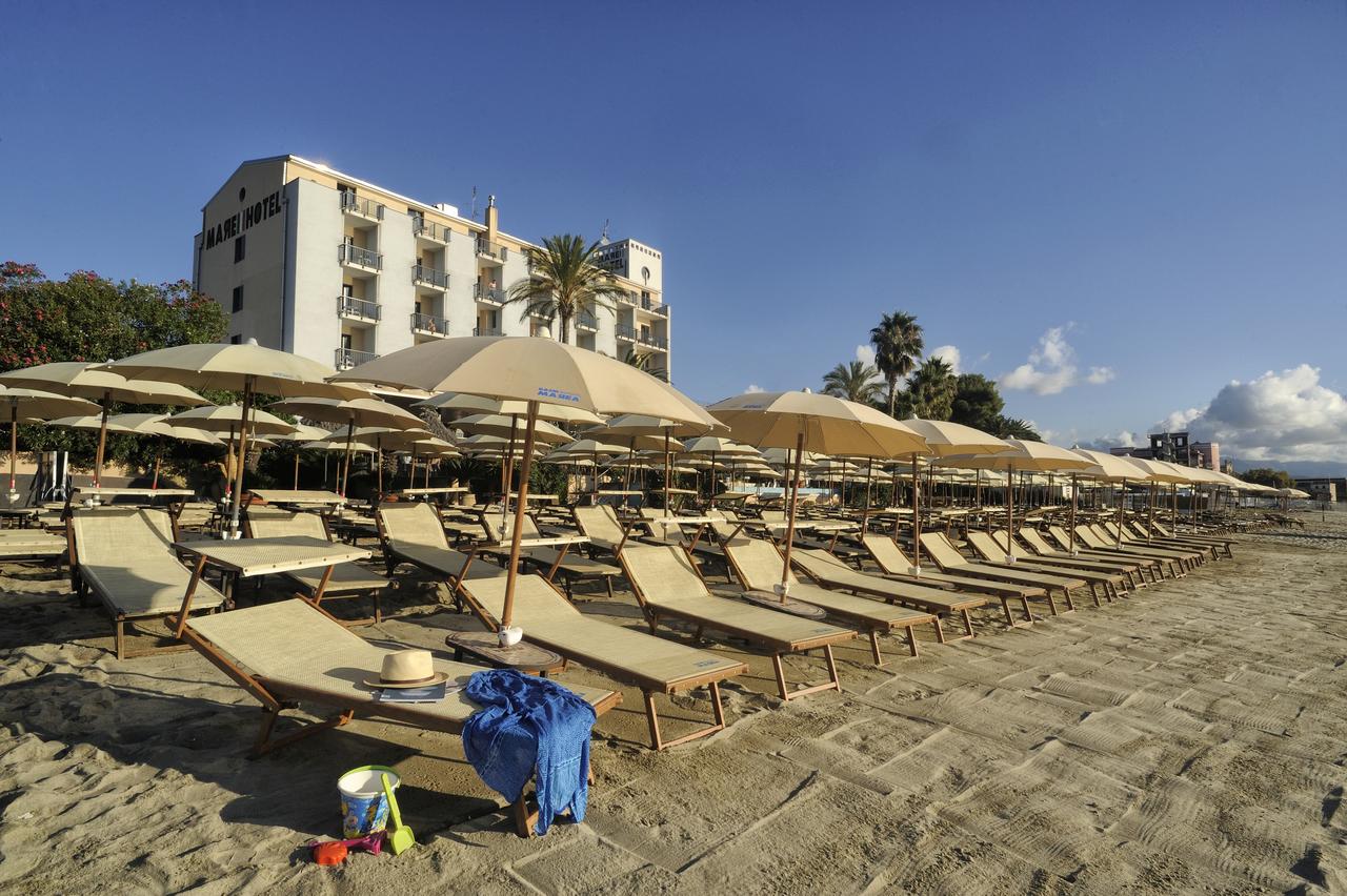 Strand Savona, bloemenrivièra, Italië 