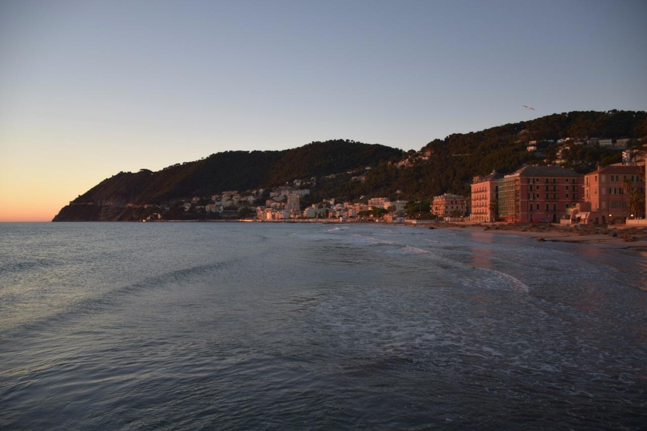 badplaats Laigueglia, Ligurië, Italië badplaats Laigueglia, Ligurië, Italië
