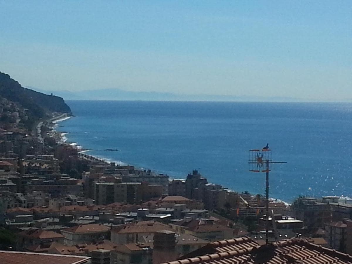 badplaats Pietra Ligure, bloemenriviera, Italië badplaats Pietra Ligure, bloemenriviera, Italië