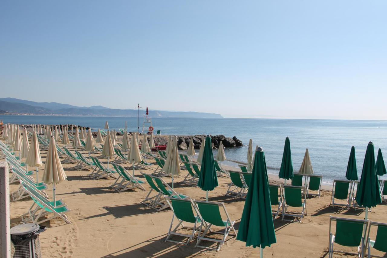 strand Albenga, Ligurië, Italië
