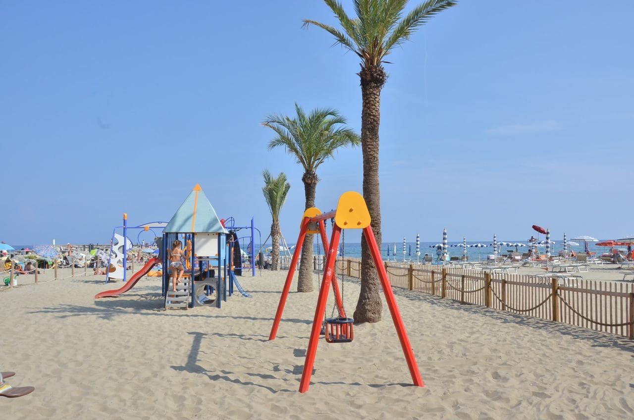 strand Laigueglia, Ligurië, Italië strand Laigueglia, Ligurië, Italië