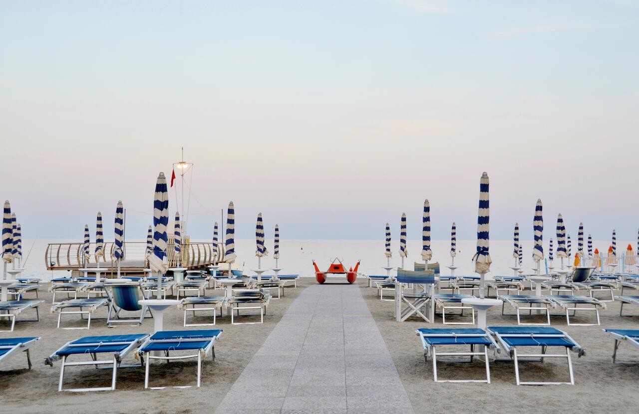 strand Spotorno, bloemenriviera, Italië strand Spotorno, bloemenriviera, Italië